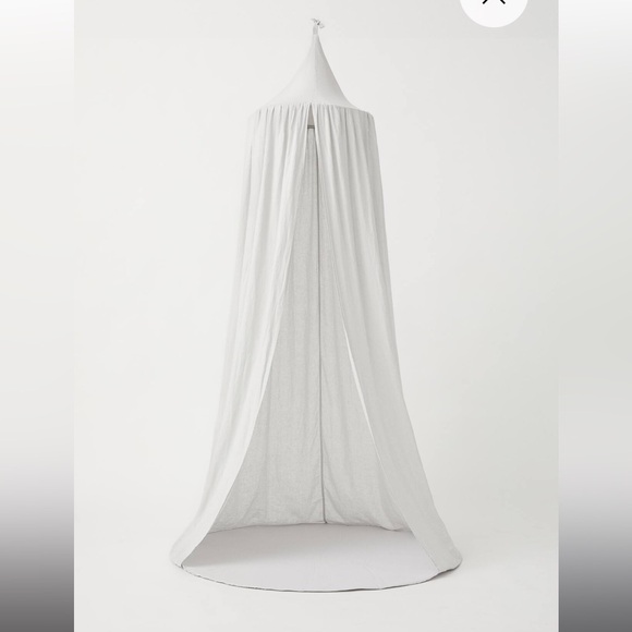 Linen canopy hanging reading nook in pale grey - Picture 3 of 6